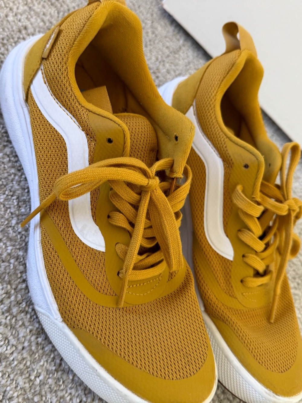 Vans UltraRange sneakers in mustard yellow, size Men’s 7 / Women’s 8.5